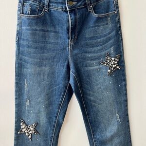 Frank Lyman Design Blue Cropped Jeans with Star Embellishments
